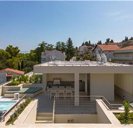 4 Bedroom Luxury Villa with Heated Pool and boat mooring, Ciovo near Trogir – Sleeps 8